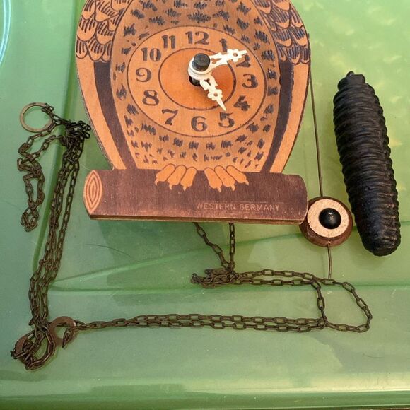 Vintage Owl Wall Clock made in Western Germany - Picture 4 of 6